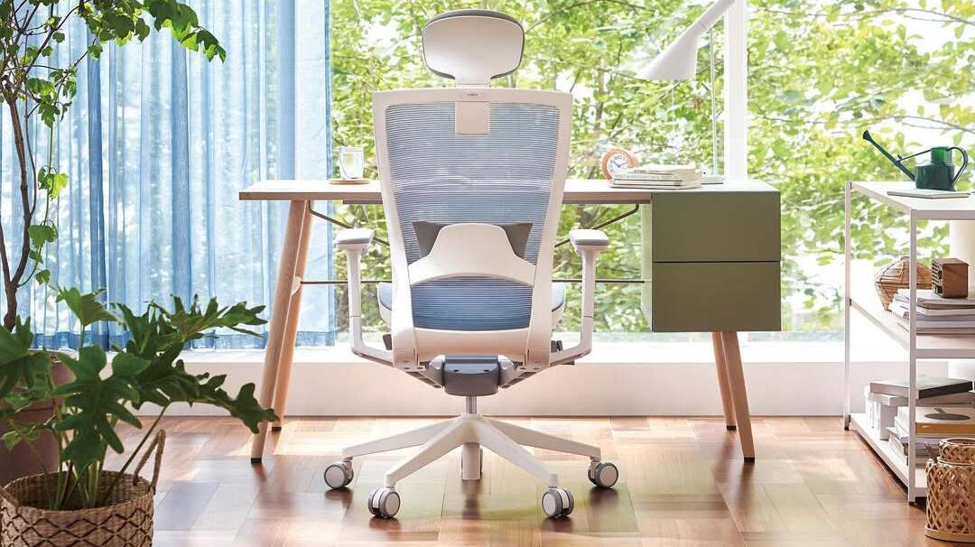 Choosing designer home office chairs that support your health