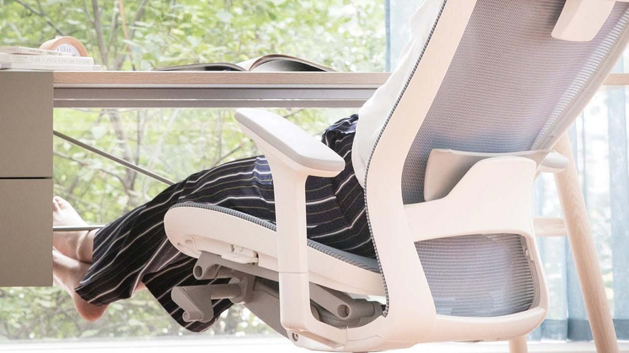 Ergonomics and Design in the Same Chair: How Korean Minimalism Solves the Home Office Problem