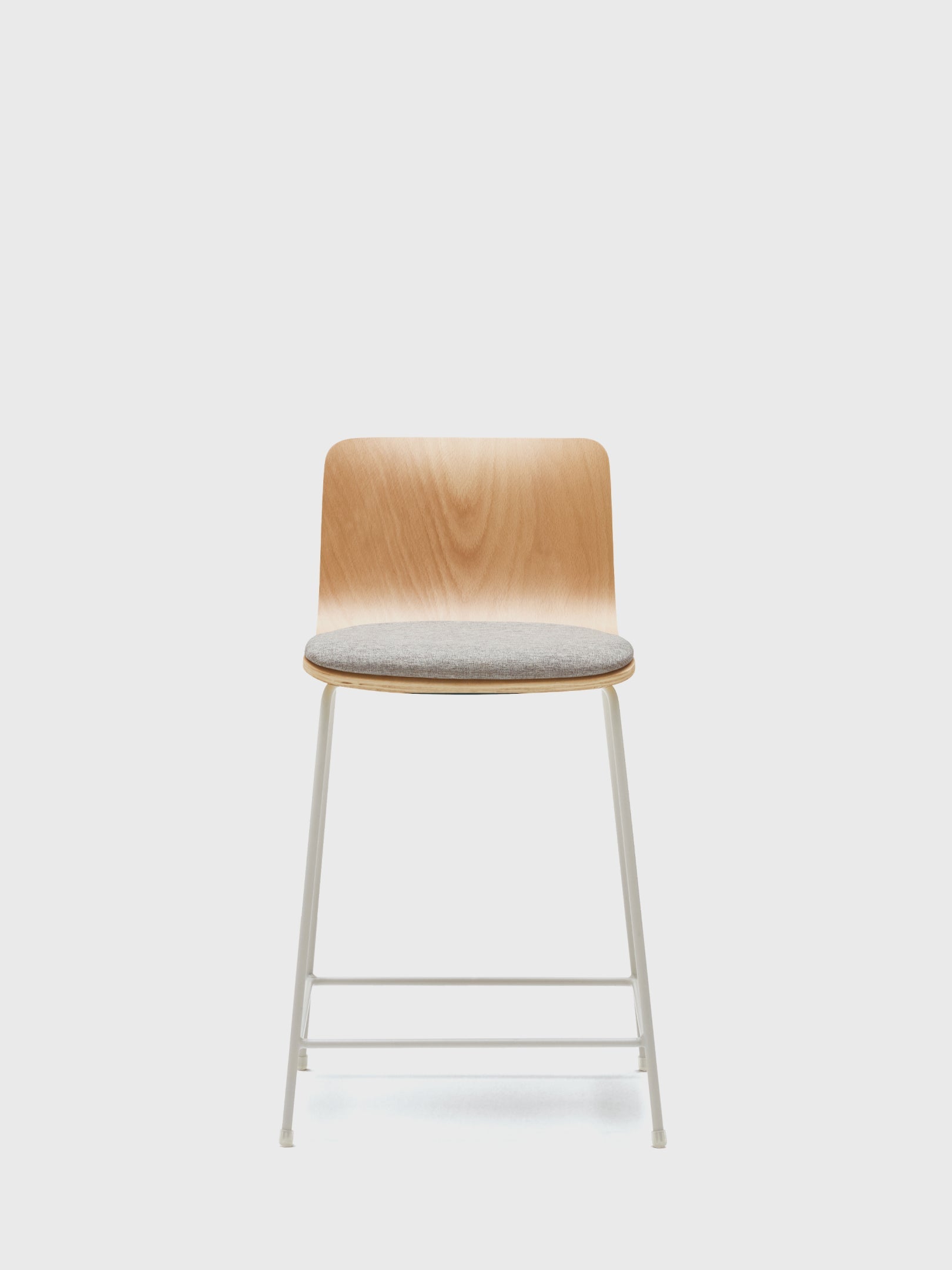 OUI ergonomic bar stool detail