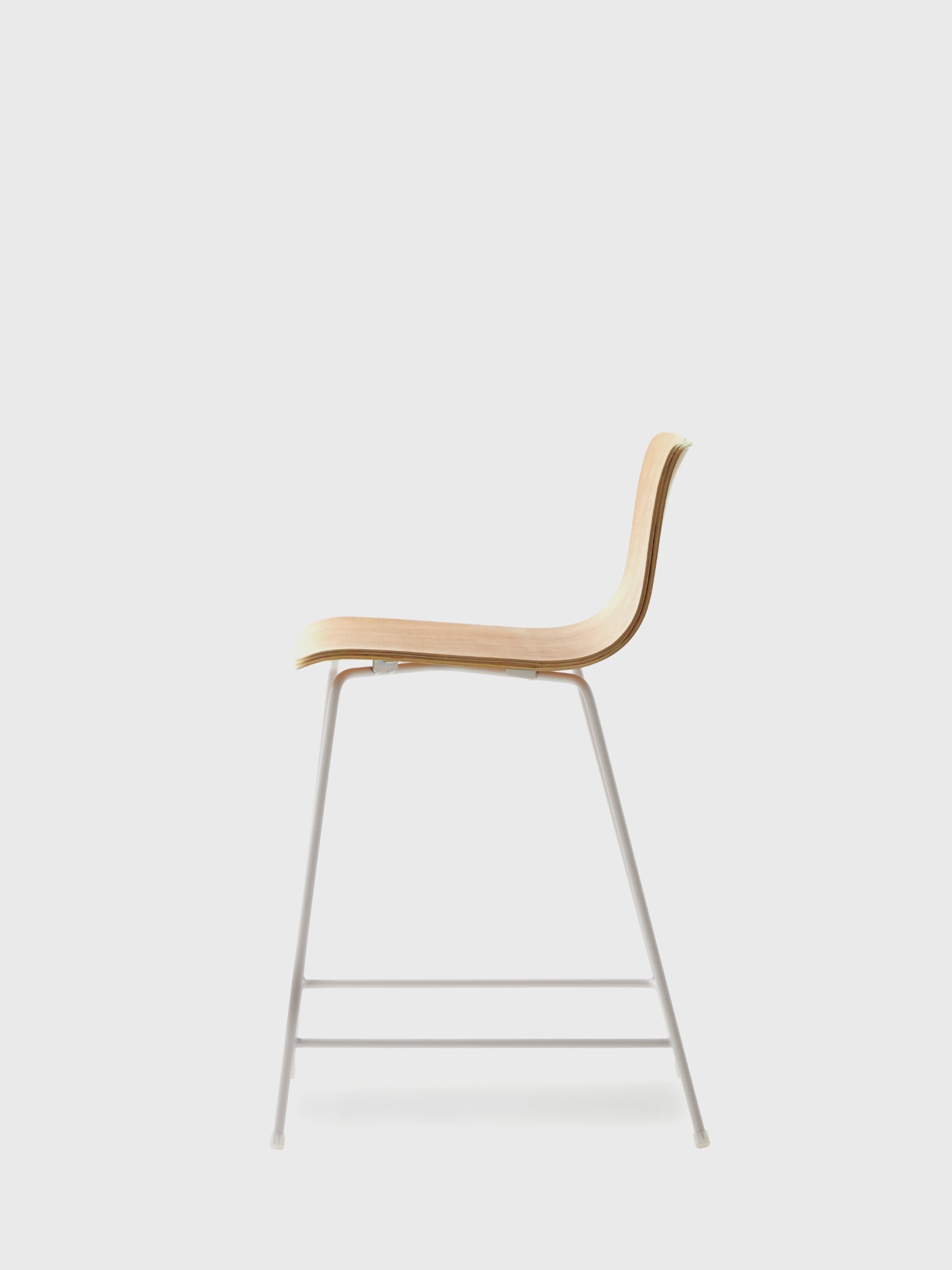 OUI ergonomic bar stool detail