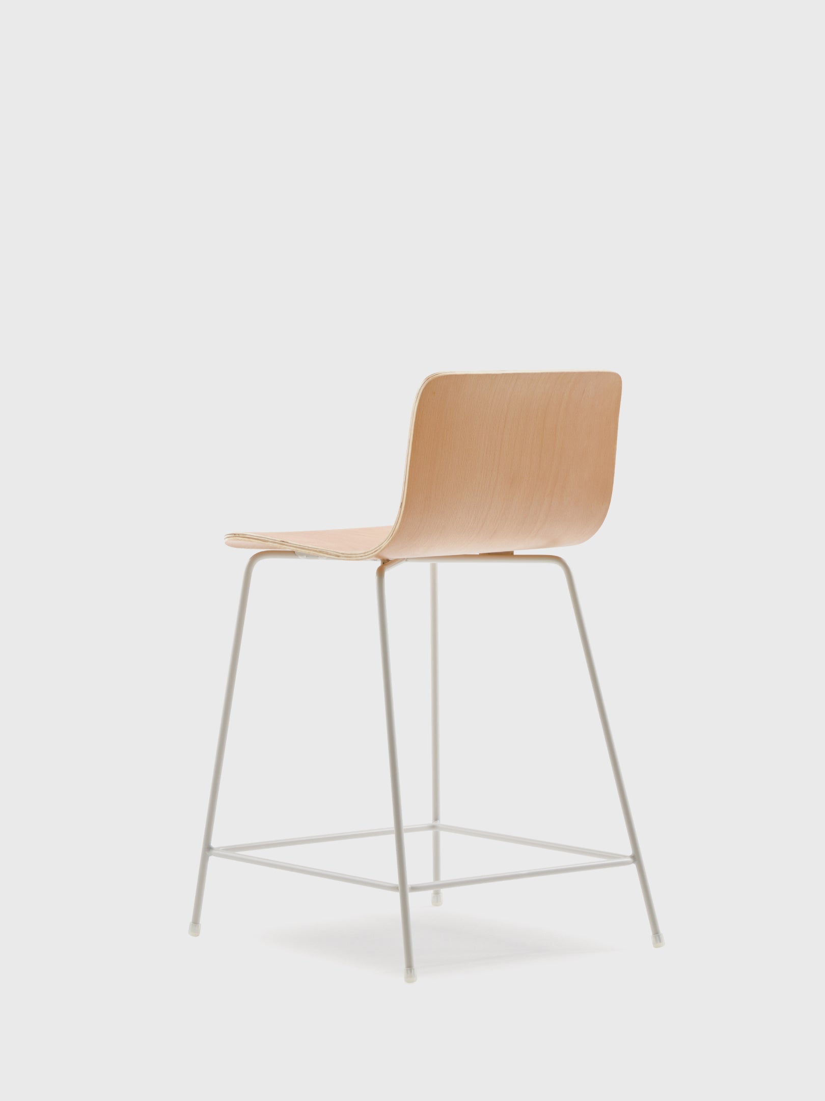 OUI ergonomic bar stool detail