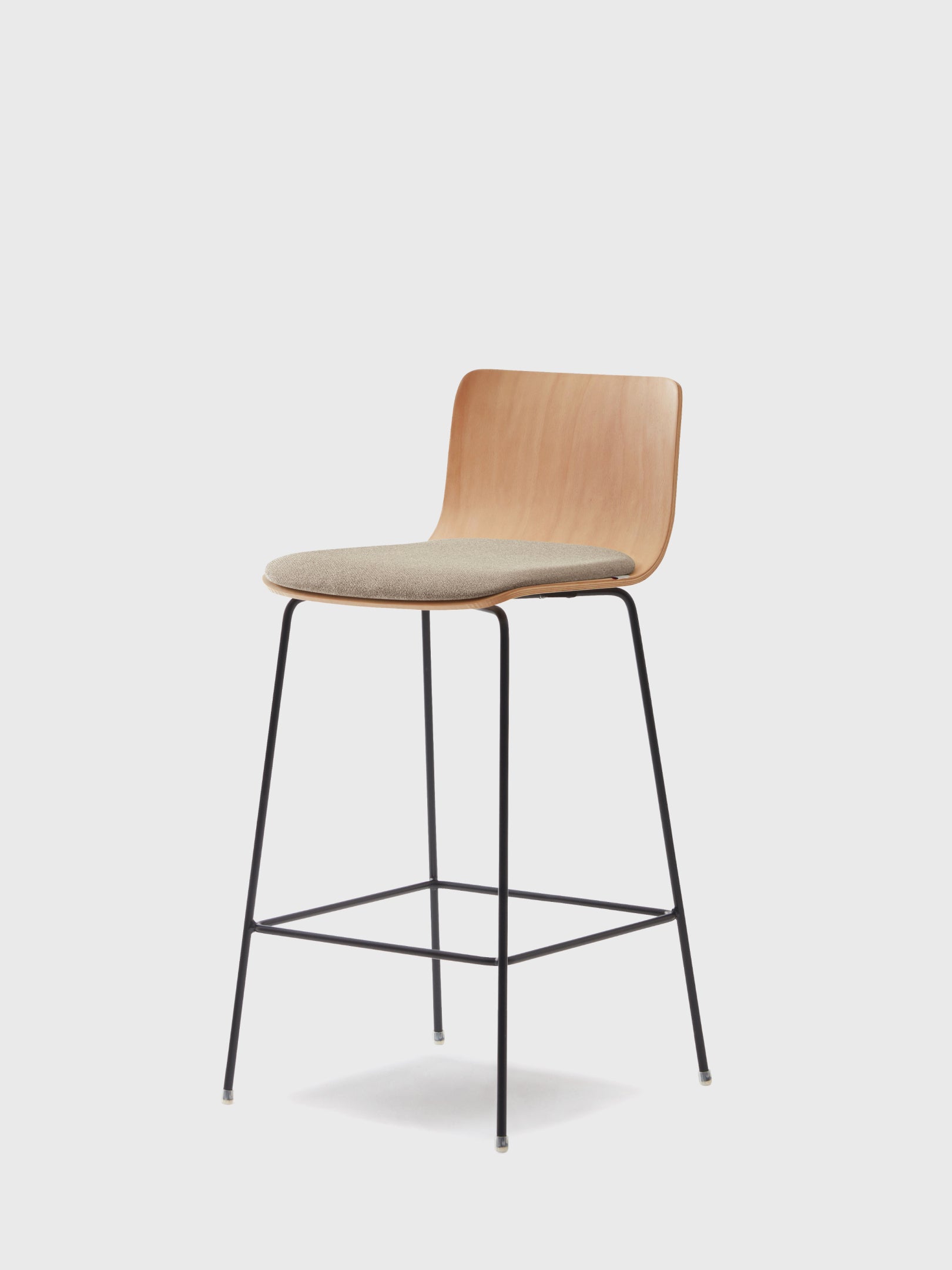 OUI 680 mm / Fabric, Black frame and Beige seat