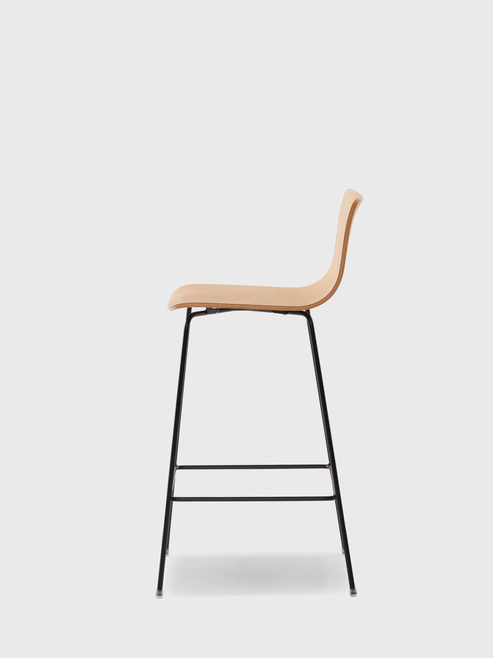 OUI ergonomic bar stool detail
