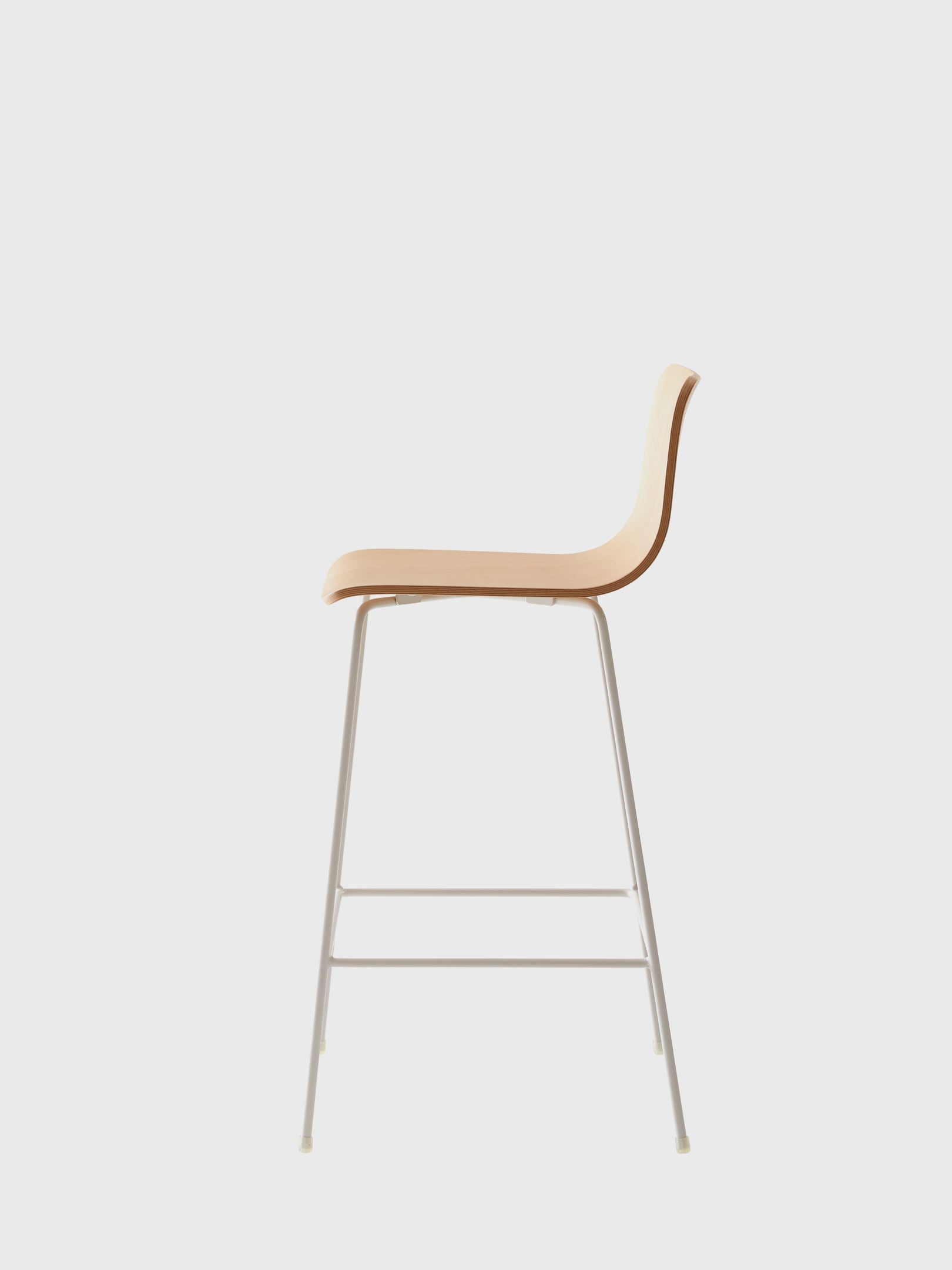 OUI ergonomic bar stool detail
