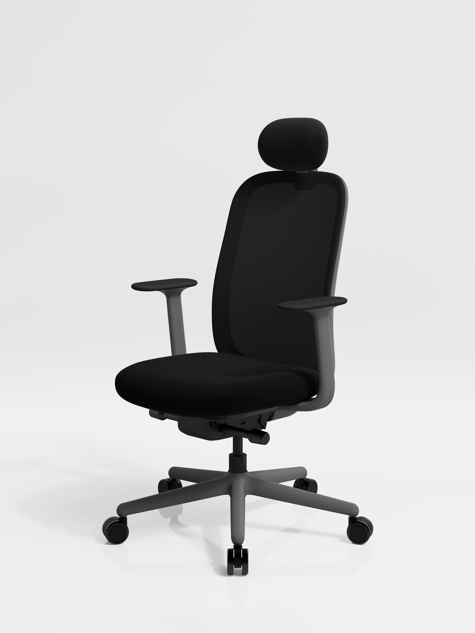 SIDIZ T20 with Charcoal frame and Smoke Black upholstery