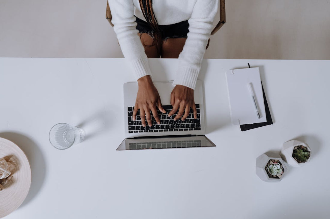 Decorating secrets for a clutter-free, high-focus workspace