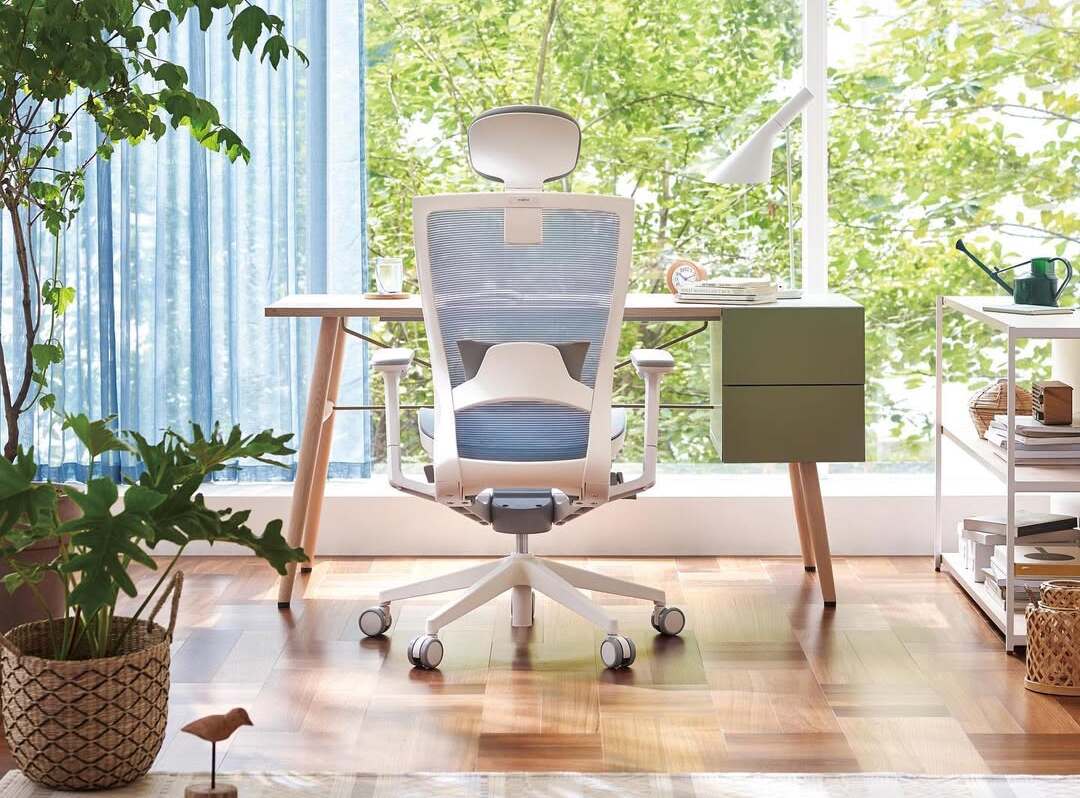 Choosing designer home office chairs that support your health