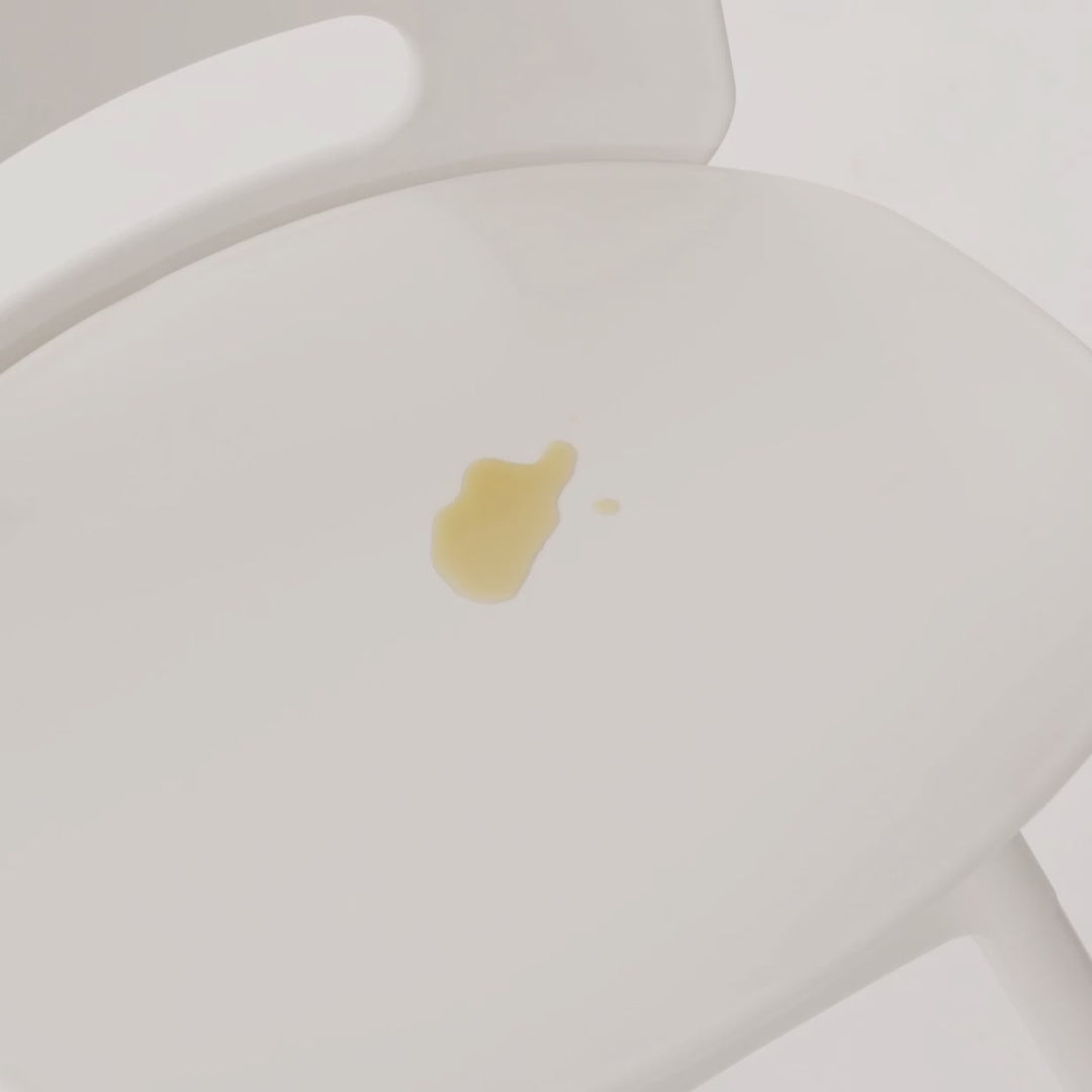 Cleaning the TREVO easy-care surface
