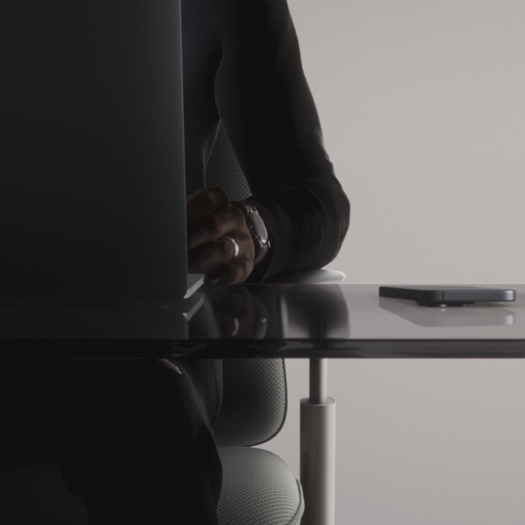 Panorama 4D armrests moving through their full adjustment range
