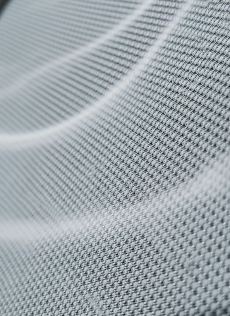 GX dual-tension mesh supporting the upper and lower back