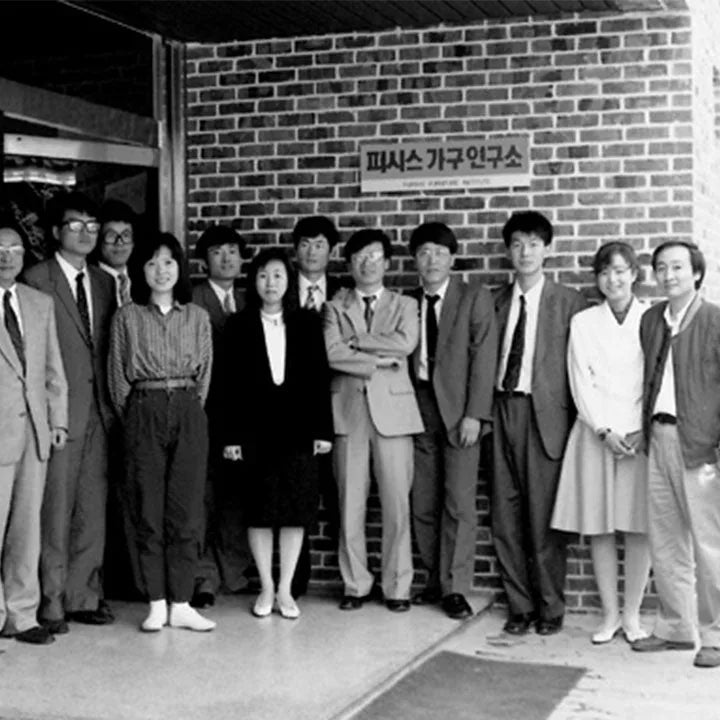SIDIZ chair research and development