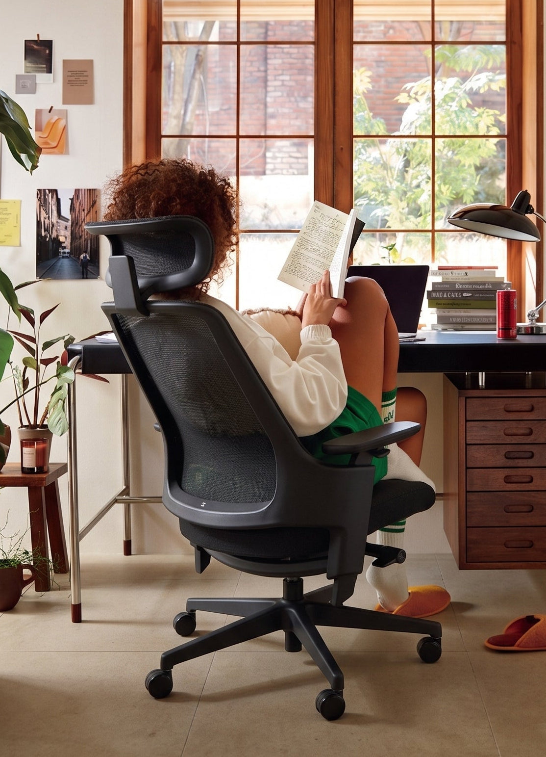 GX supporting a relaxed working posture