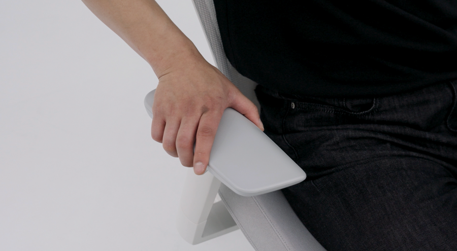 Adjusting T50 armrests