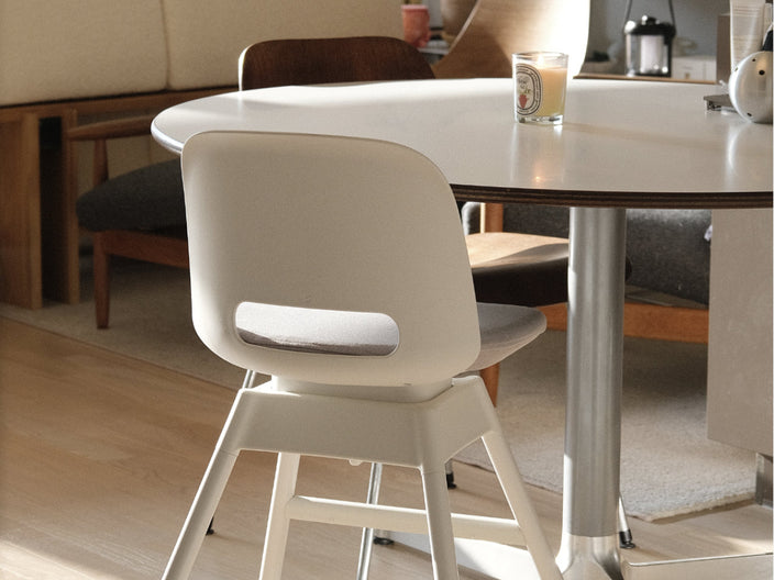 TREVO minimal dining-room silhouette